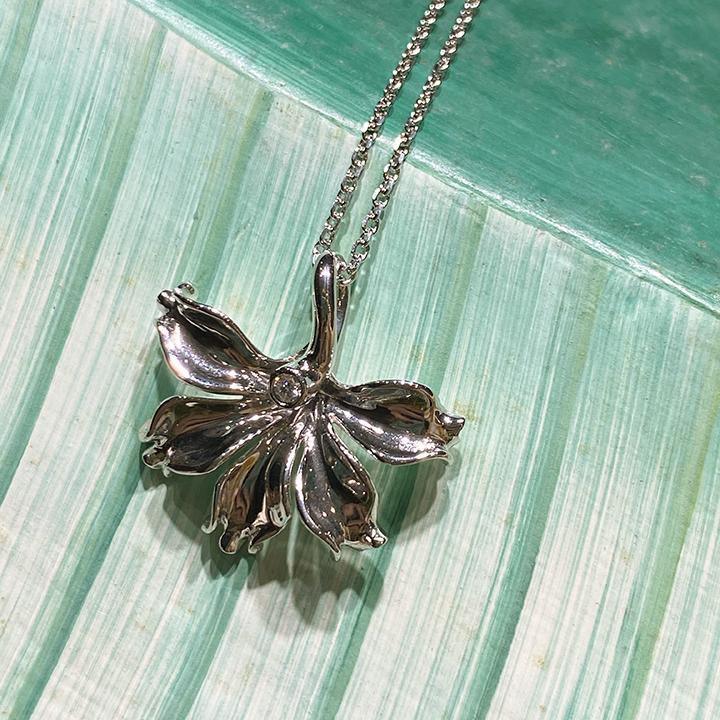 14K Naupaka Flower Pendant